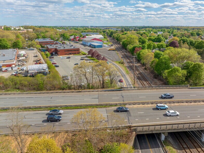 More Photos Of 27 Tozer Rd, Beverly Warehouse For Lease