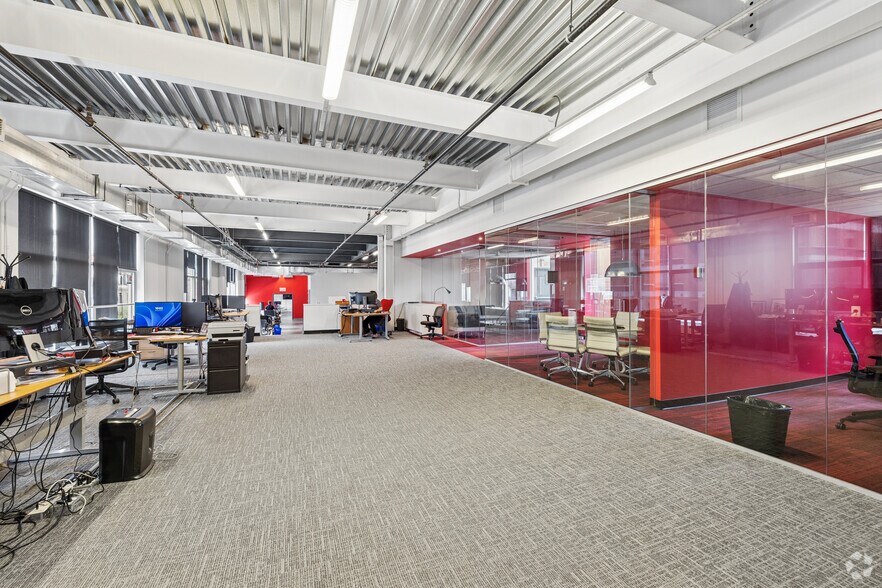 More Photos Of 279 Rue Sherbrooke O, Montréal Office Residential For Lease
