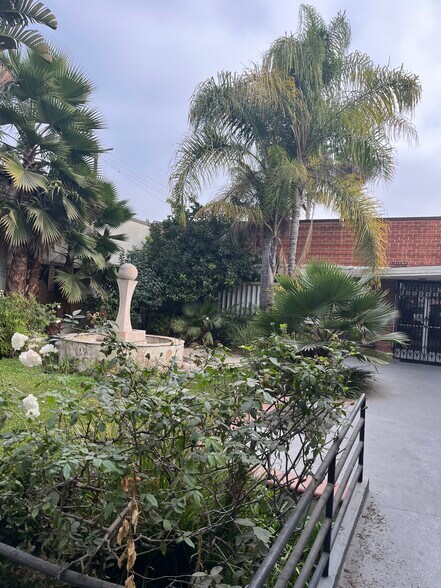 More Photos Of 5860-5862 Avalon Blvd, Los Angeles Medical For Lease