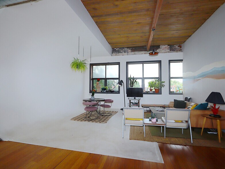 More Photos Of 2831 E Grand Blvd, Detroit Warehouse For Sale