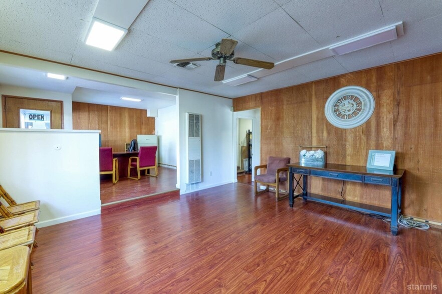 More Photos Of 3816 Pioneer Trl, South Lake Tahoe Office For Sale