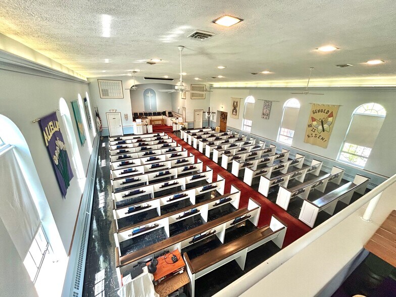 More Photos Of 11565 Pippin Rd, Cincinnati Religious Facility For Sale