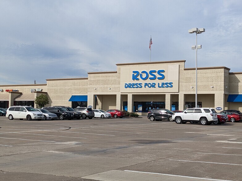 More Photos Of 2300-2480 S Hwy 6, Houston Unknown For Lease