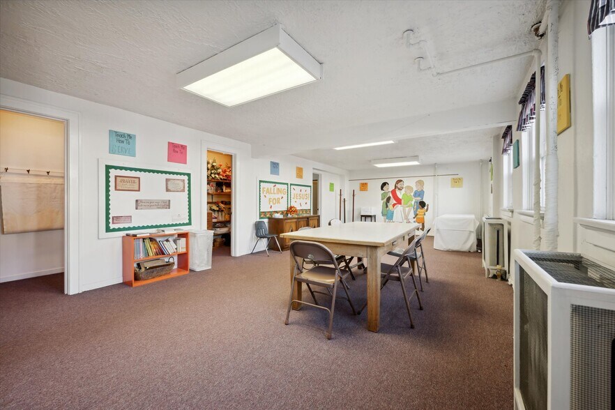 More Photos Of 725 Navarre Ave, Toledo Religious Facility For Sale