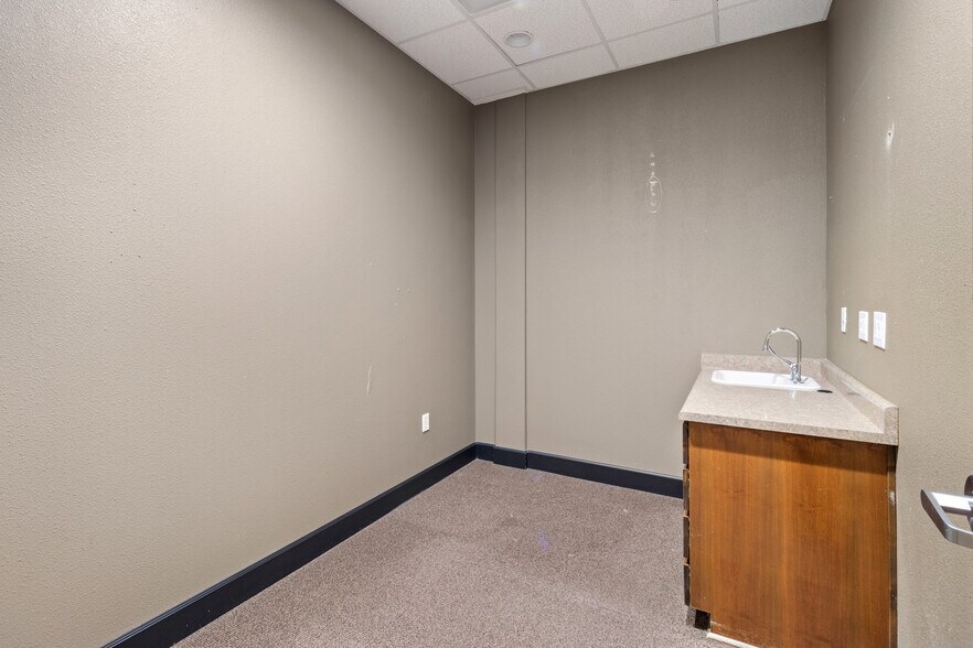 More Photos Of 20512 SW Roy Rogers Rd, Sherwood Multifamily For Sale