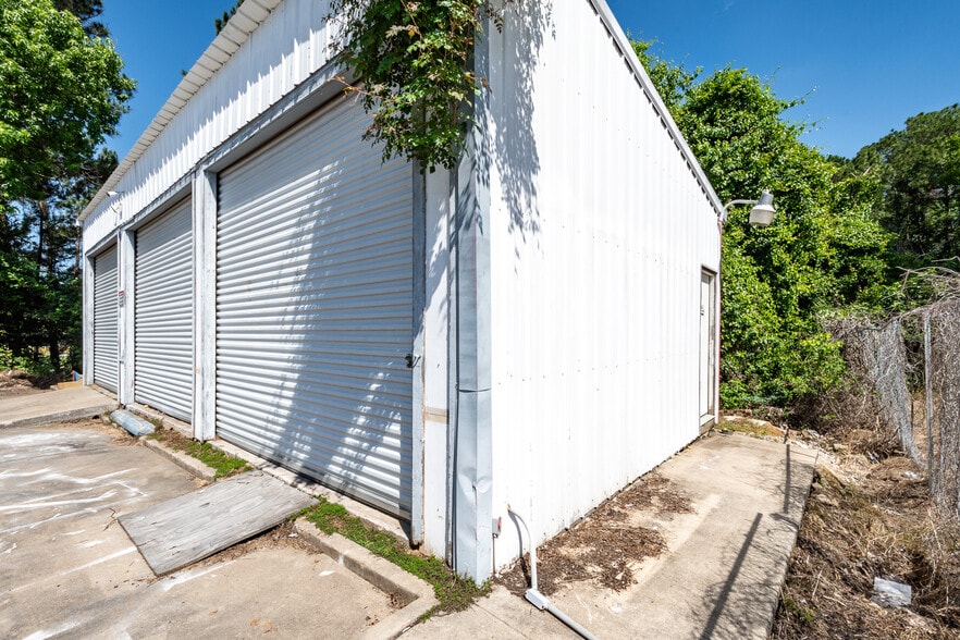 More Photos Of 14310 US-190, Onalaska General Retail For Sale