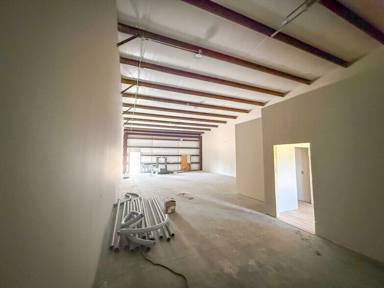 More Photos Of 7123 Cross County Rd, North Charleston Industrial For Lease