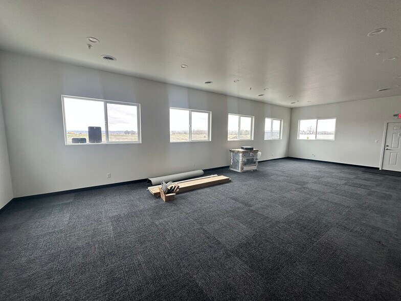 More Photos Of 5410 Knox Ave, Billings Warehouse For Lease