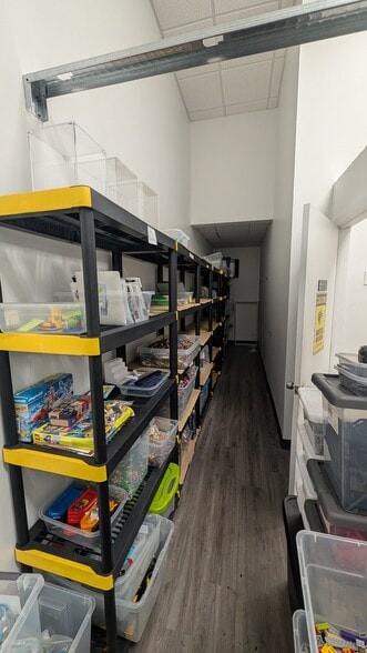 More Photos Of 2775 Tyrone Blvd N, Saint Petersburg General Retail For Lease