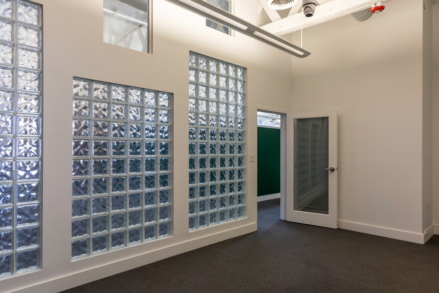 More Photos Of 2737 Larimer St, Denver Loft Creative Space For Lease