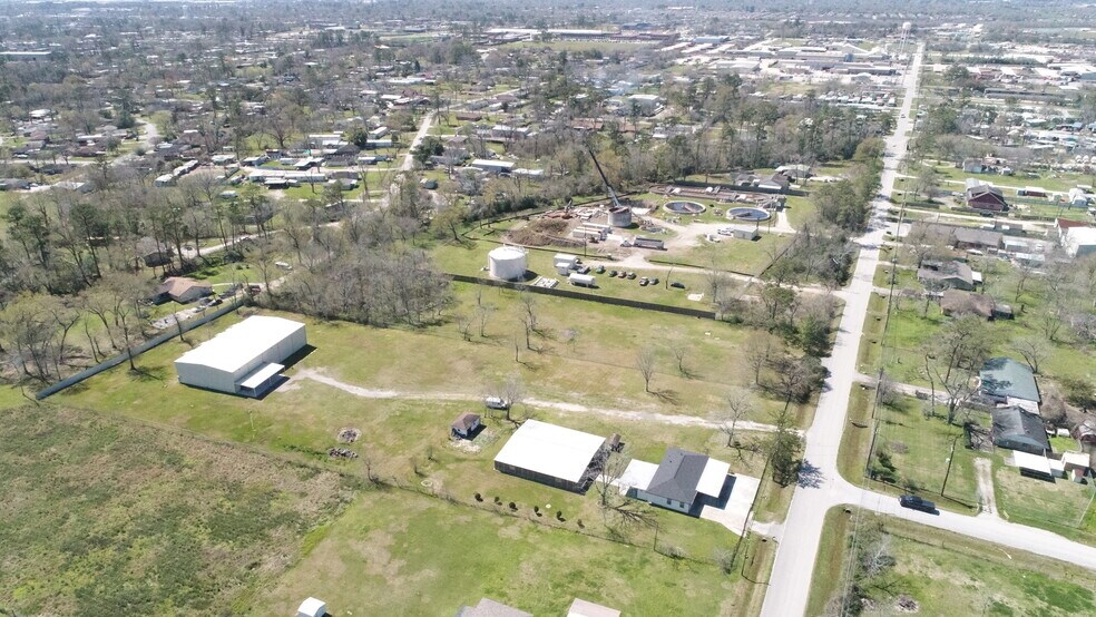 More Photos Of 16326 Bear Bayou Dr, Channelview Flex For Sale