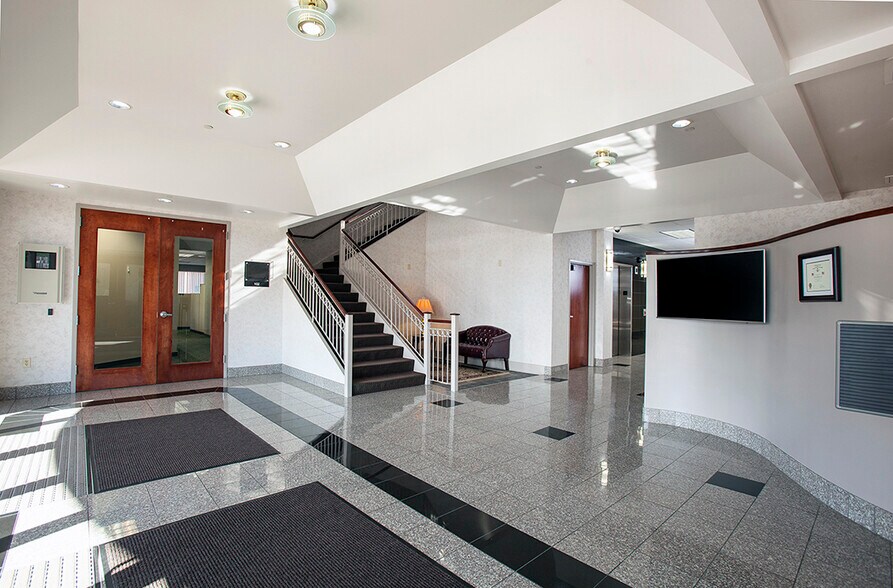 More Photos Of 4550 Lena Dr, Mechanicsburg Office For Lease