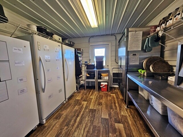 More Photos Of 109300 County Road C, Spencer Restaurant For Sale