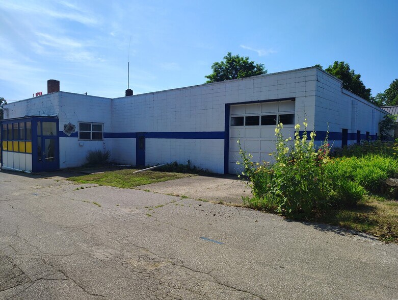 Primary Photo Of 140 Baker St, Coloma Manufacturing For Sale
