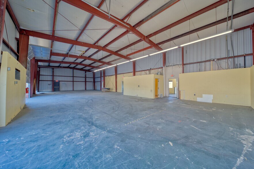 More Photos Of 800 Margaret St, Pahrump Manufacturing For Lease
