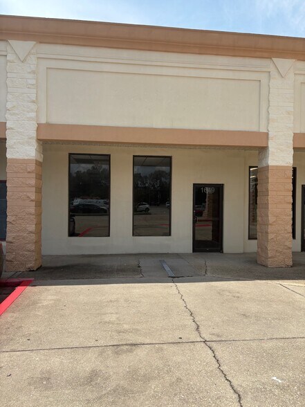 More Photos Of 1649 Saint Mary St, Thibodaux General Retail For Lease