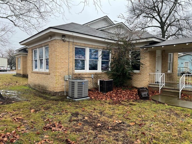 More Photos Of 102 E Main St, Cumby Religious Facility For Sale