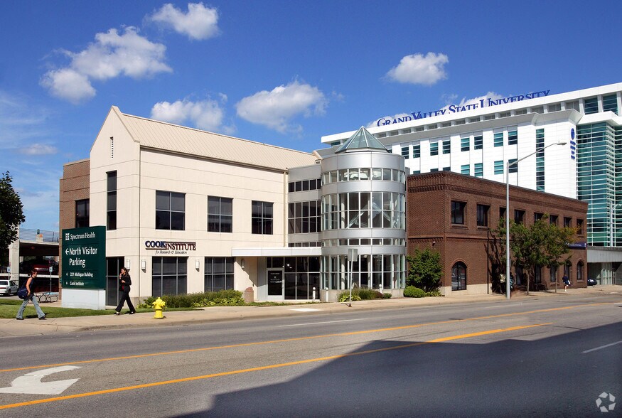 More Photos Of 251 Michigan St NE, Grand Rapids Medical For Lease