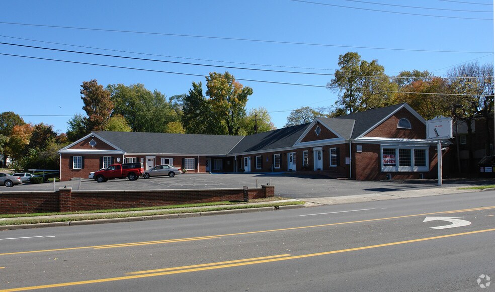 More Photos Of 1000 High St N, Worthington Medical For Lease