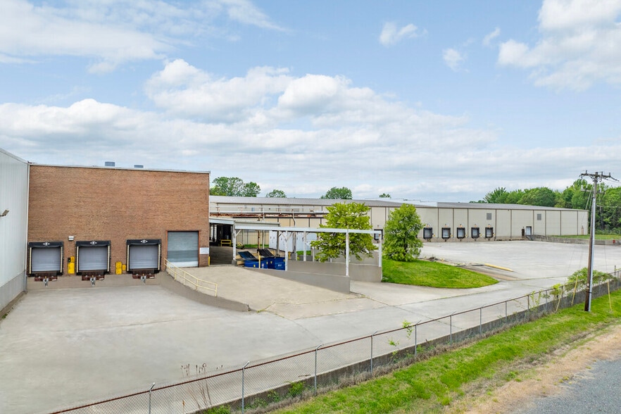 More Photos Of 3400 Westinghouse Blvd, Charlotte Manufacturing For Lease