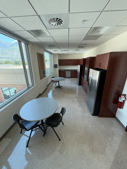 More Photos Of 180 N University Ave, Provo Office For Sale
