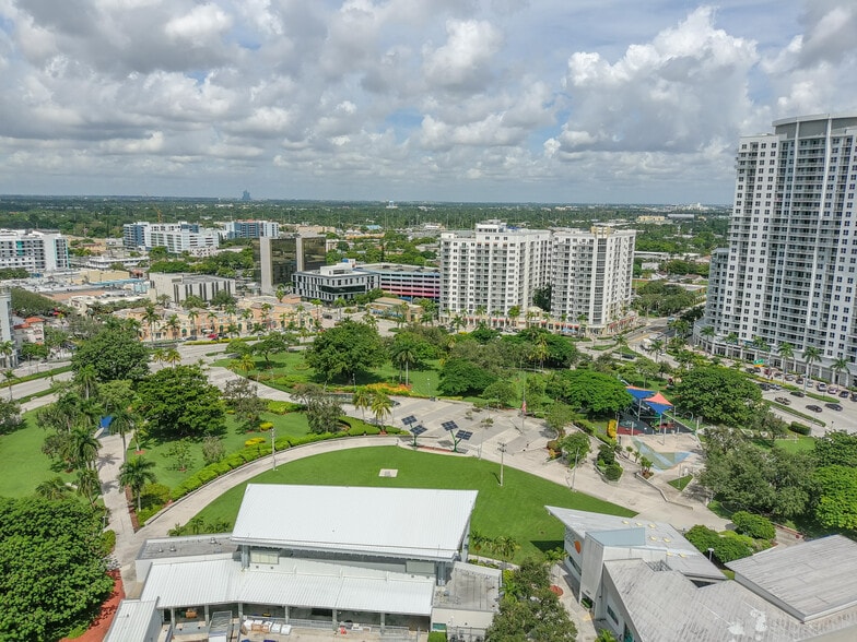More Photos Of 1720 Harrison St, Hollywood Office Residential For Lease