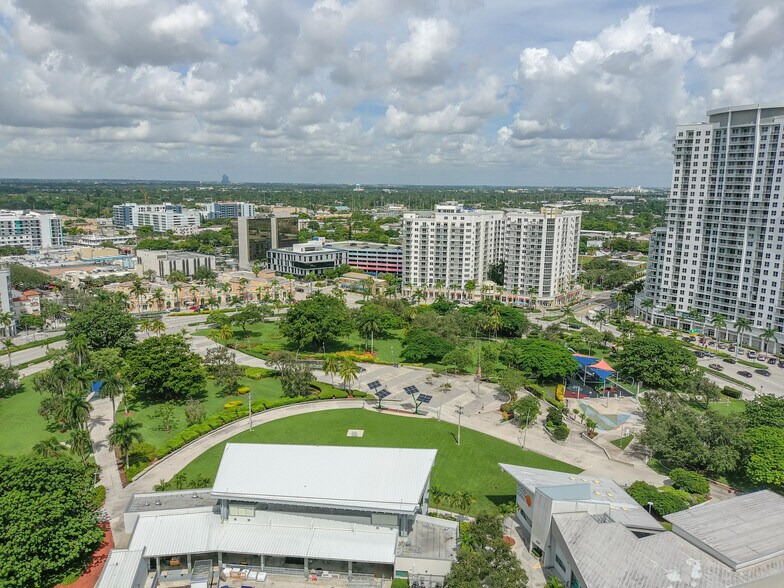 More Photos Of 1720 Harrison St, Hollywood Office Residential For Sale