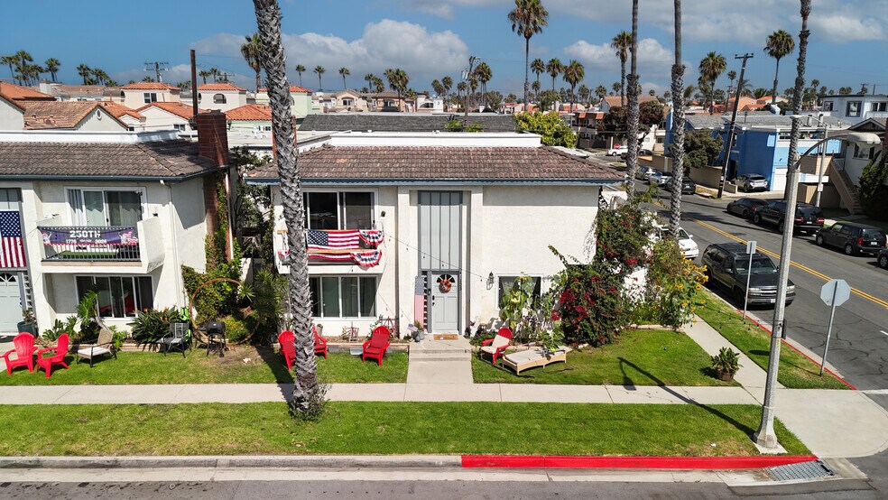 More Photos Of 123 14th St, Huntington Beach Apartments For Sale