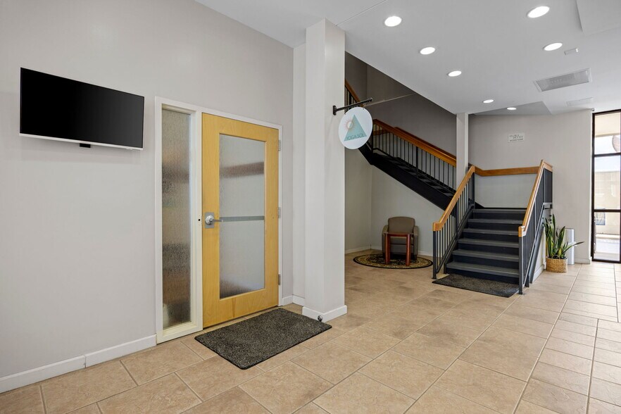 More Photos Of 90 N Main St, Harrisonburg Office For Sale