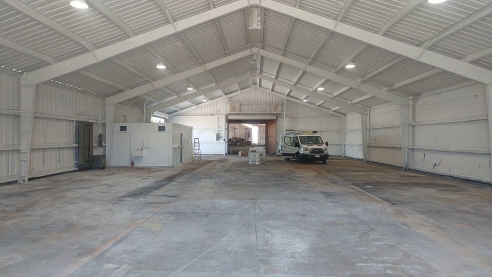 More Photos Of 2814 South St, Fort Myers Warehouse For Lease