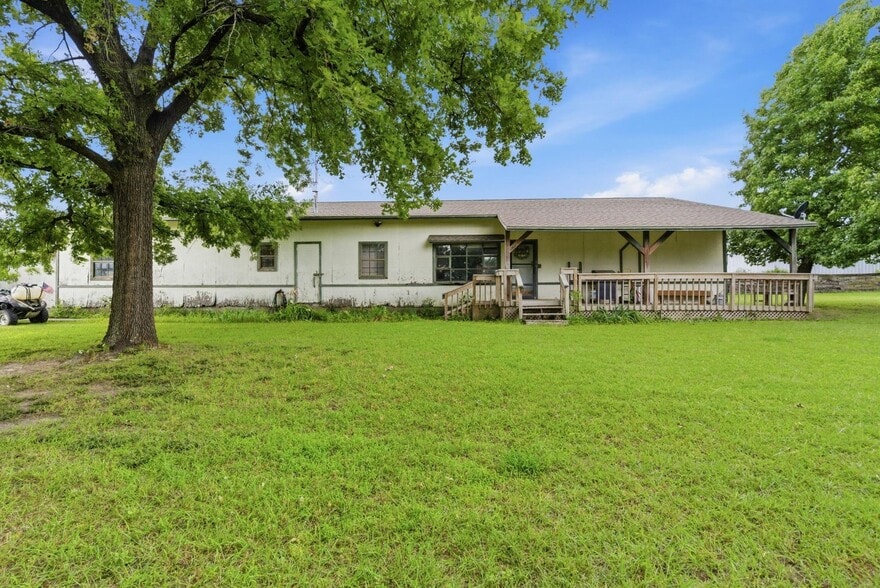 More Photos Of 10901 Jacksboro Hwy, Fort Worth Warehouse For Sale