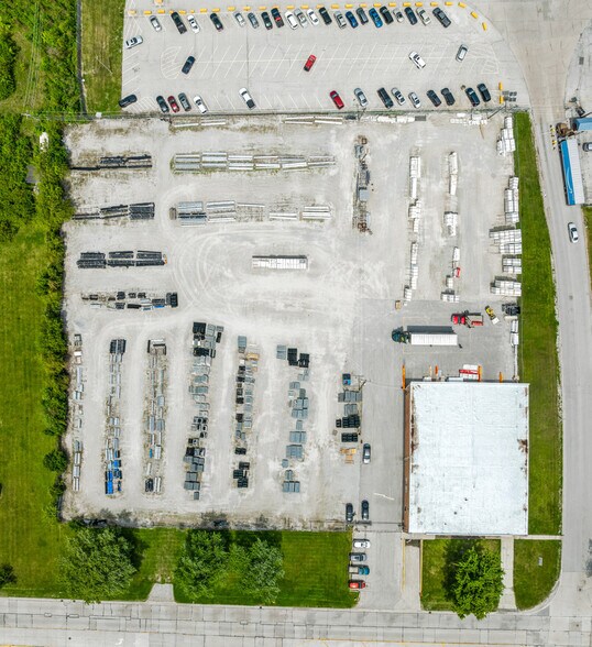 More Photos Of 2950 W 167th St, Markham Warehouse For Lease