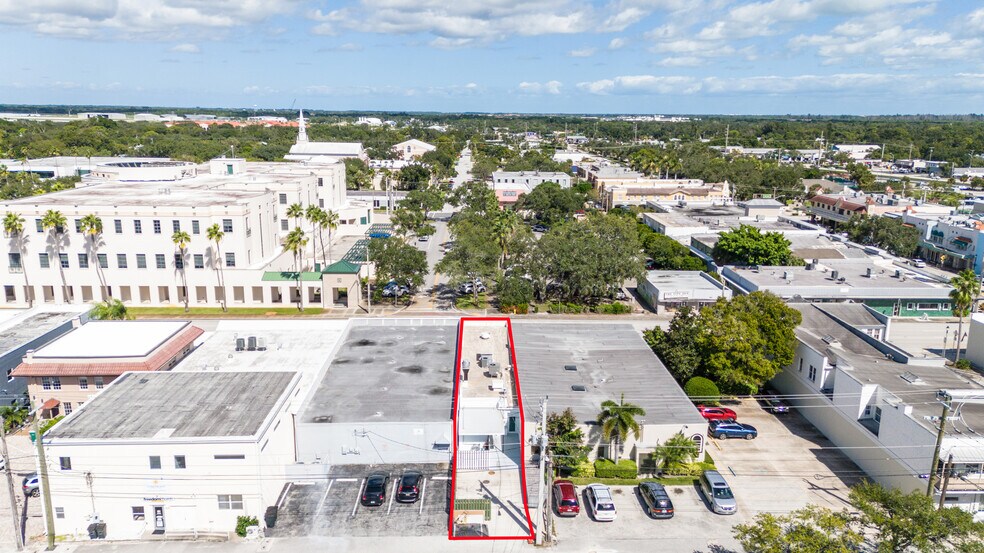 More Photos Of 1453 20th St, Vero Beach Restaurant For Lease
