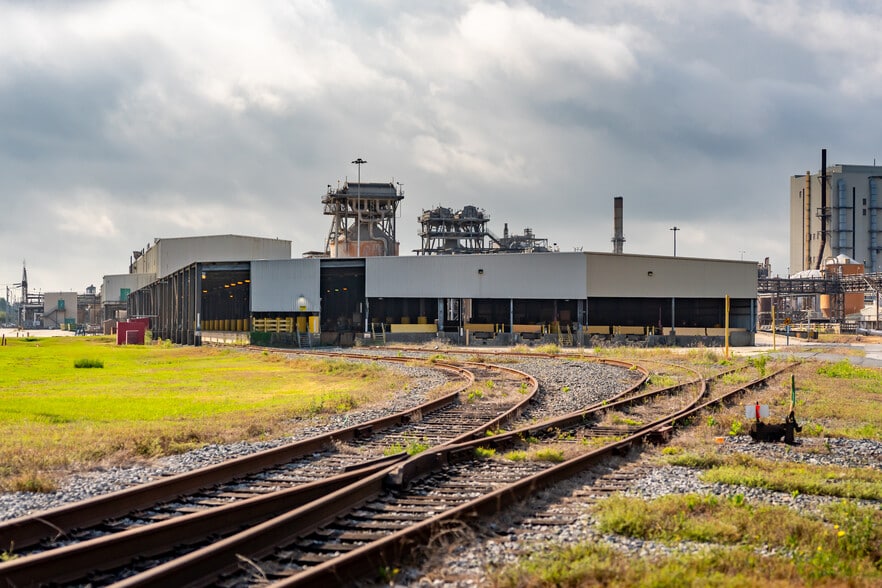 More Photos Of 4537 Highway 480, Campti Manufacturing For Sale