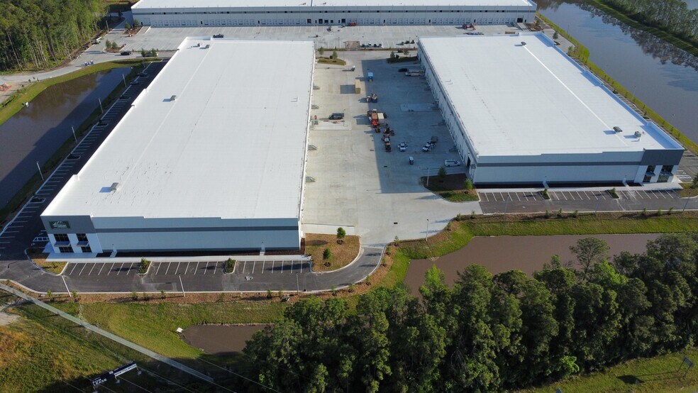 More Photos Of 12435 Lem Turner Rd, Jacksonville Unknown For Lease