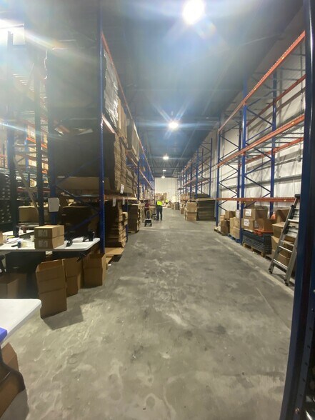 More Photos Of 10400 NW 33rd St, Miami Warehouse For Lease