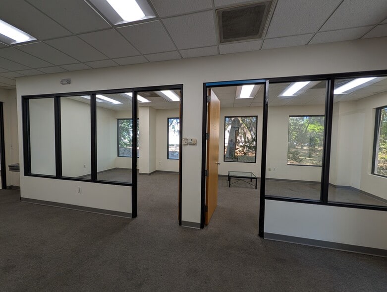 More Photos Of 1023 Legrand Blvd, Charleston Warehouse For Lease