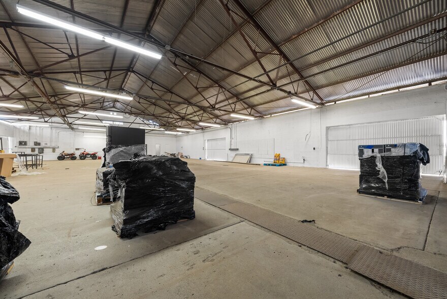 More Photos Of 550 Highway 46, Wasco Warehouse For Sale
