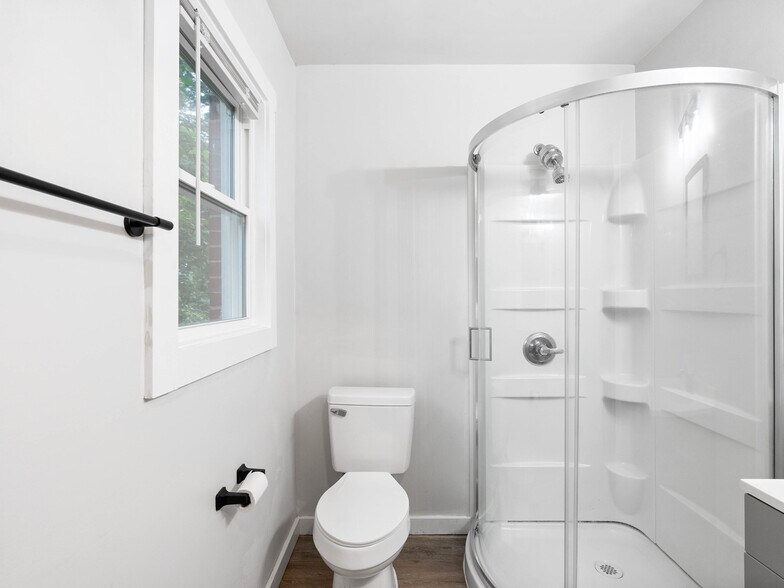 More Photos Of 671 E Court St, Marion Multifamily For Sale