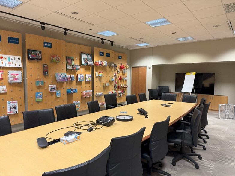 More Photos Of 2015-2035 W Front St, Berwick Distribution For Sale