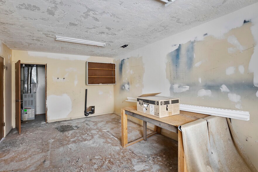 More Photos Of 265 N Washington Blvd, Ogden Auto Repair For Sale