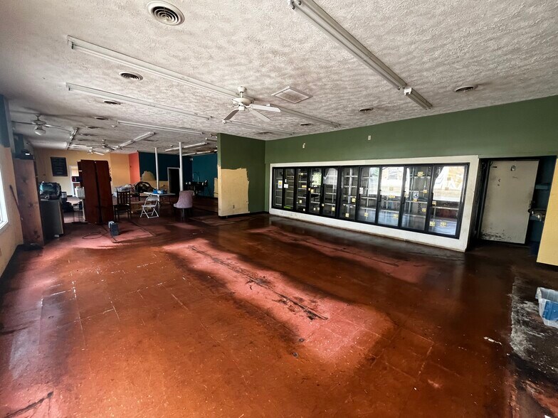 More Photos Of 4293 Ivy Rd, Charlottesville Convenience Store For Sale