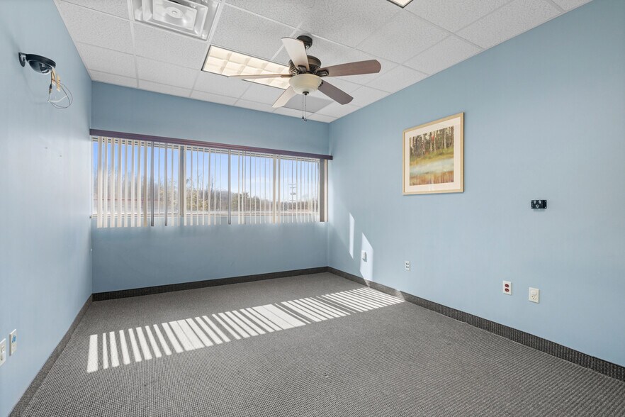 More Photos Of 2640 Pitcairn Rd, Monroeville Medical For Sale