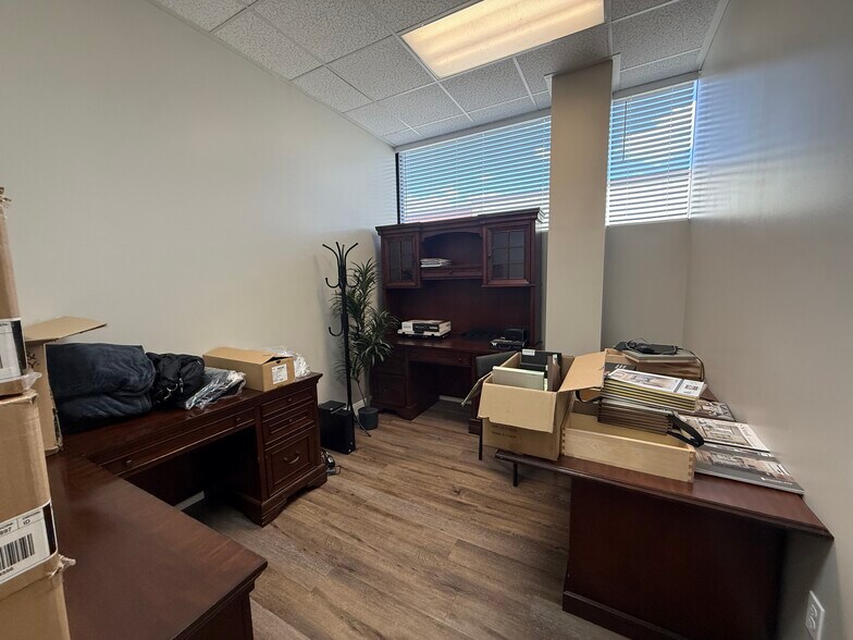 More Photos Of 1169 E 1010 N, Spanish Fork Showroom For Sale