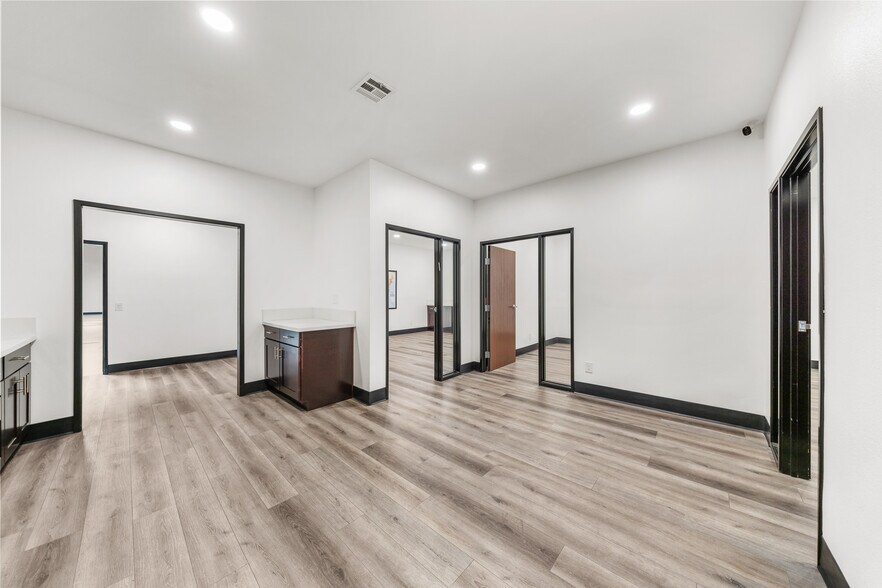 More Photos Of 23282 Peralta Dr, Laguna Hills Warehouse For Sale
