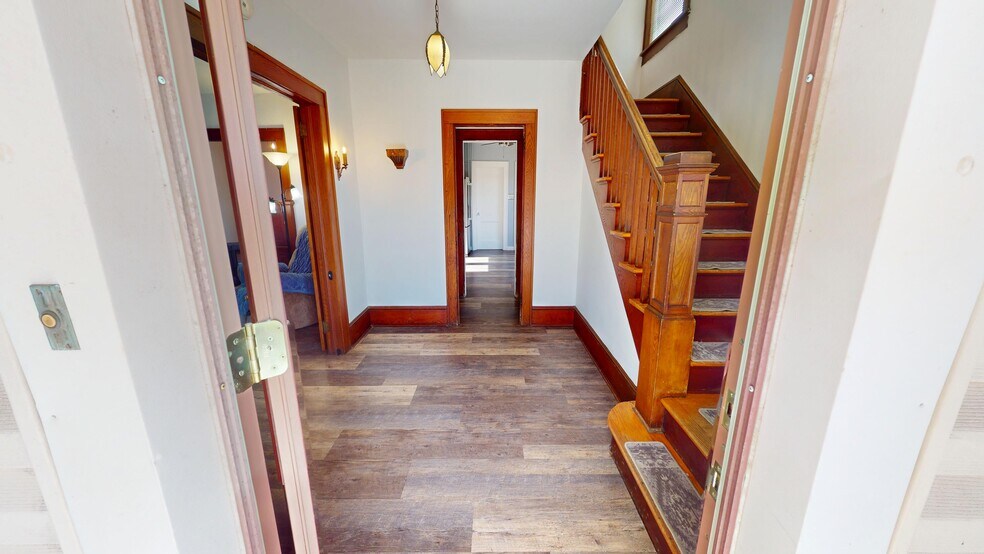 More Photos Of 160 Compton Road, Wantage Office Residential For Sale