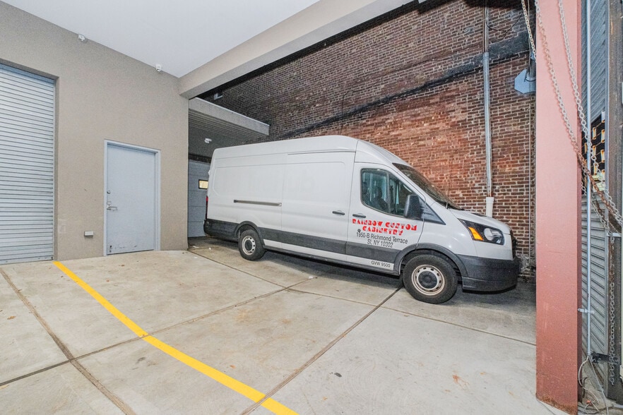 More Photos Of 1944-1952 Richmond Terrace, Staten Island Showroom For Lease