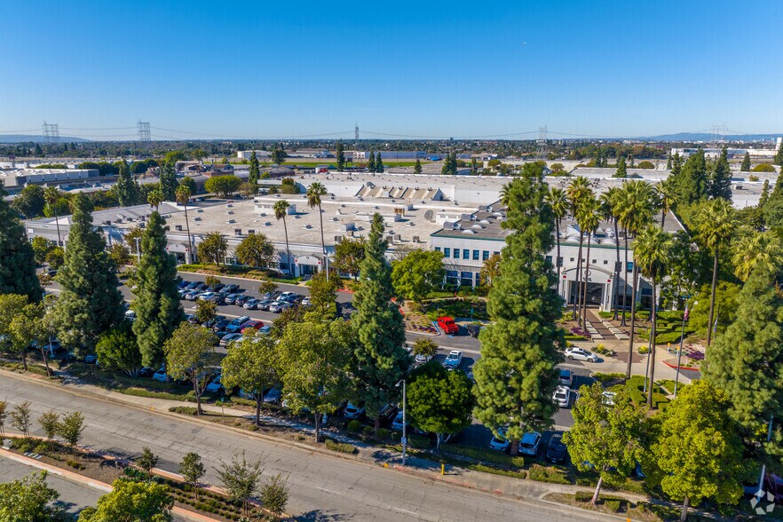 More Photos Of 5835-5901 S Eastern Ave, Commerce Warehouse For Lease