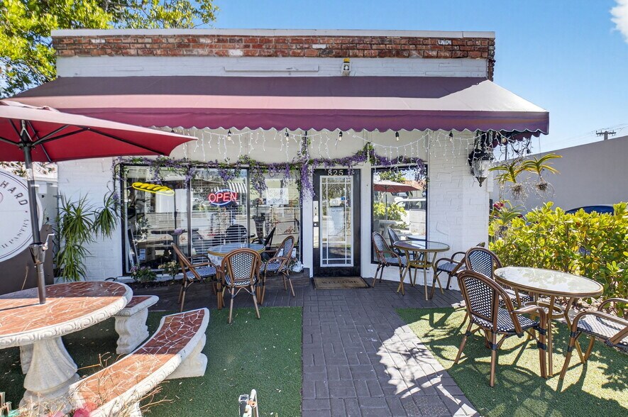 More Photos Of 825 N Federal Hwy, Delray Beach Storefront Retail Residential For Sale