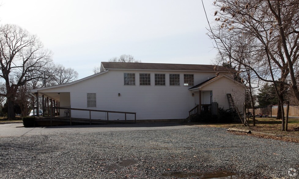 More Photos Of 30265 Old Charlotte Hall Rd, Mechanicsville Freestanding For Lease